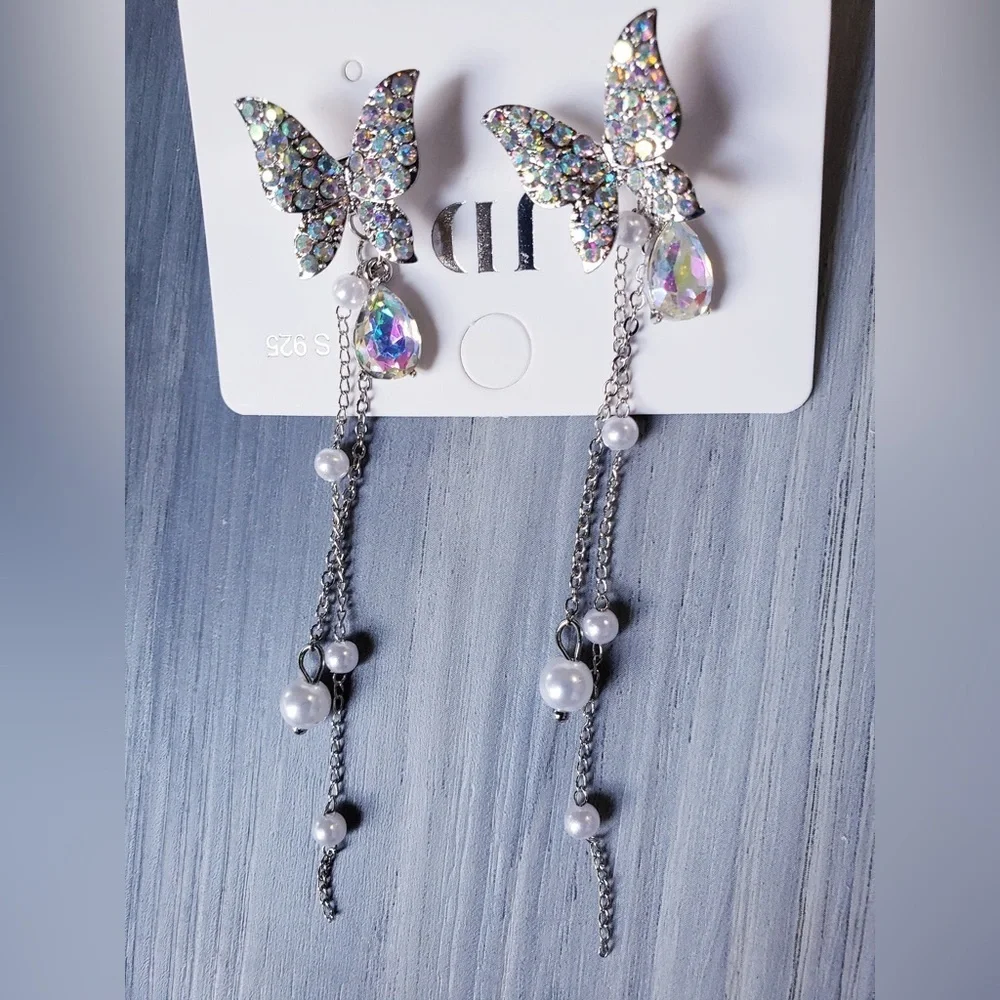 Butterfly crystal Elegant Silver and Pearl Drop Earrings